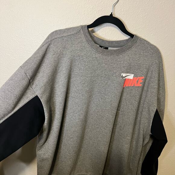 Nike Gray and Black Crewneck Sweatshirt Size Large - Picture 4 of 6